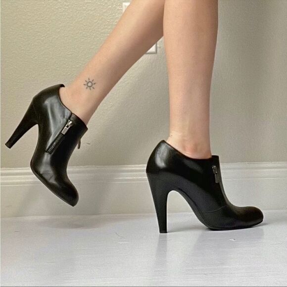 WOMEN’S FRANCO SARTO BLACK SIDE ZIP SQUARE TOE HEELS SIZE 8-1/2 - Picture 1 of 9